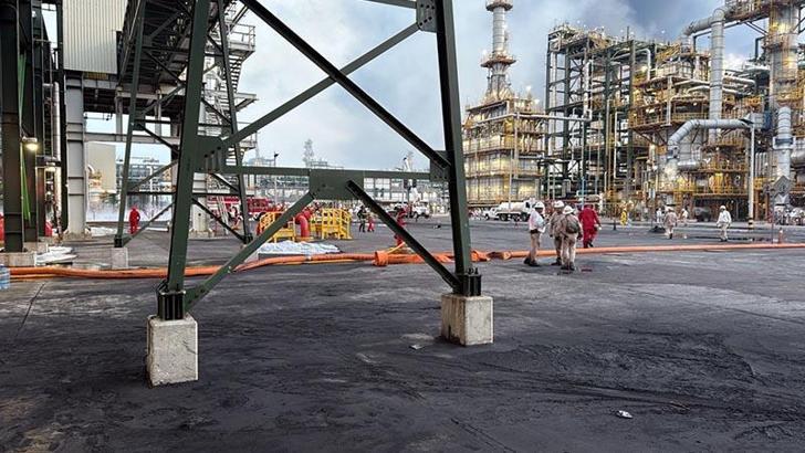 Meksika’da petrol rafinerisinde yangın