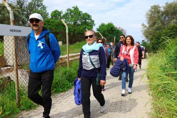 Çeşme Belediyesi'nden otizm farkındalık yürüyüşü