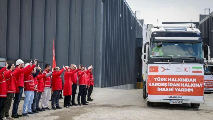 Türk Kızılay'dan, İran'a 4 TIR insani yardım