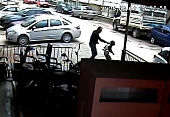 9 yaşındaki çocuğun 'Bahçeye zarar veriyorsun' denilerek darbedildiği iddiası