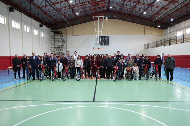 Sivas'ta İyilik Şampiyonası Tenis Turnuvası tamamlandı.