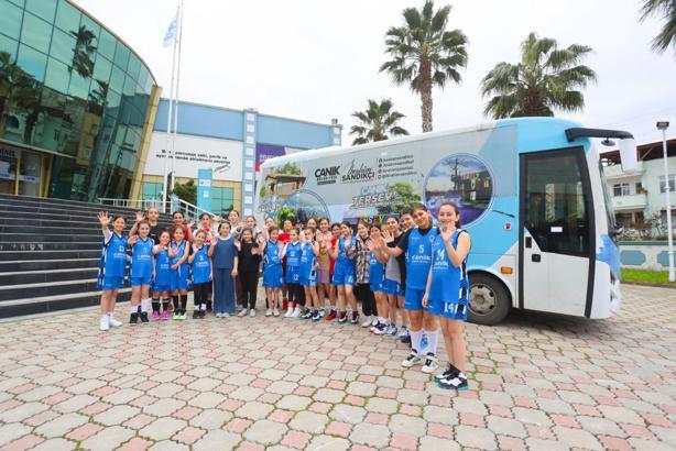 Canik Belediyesi’nden ücretsiz sporcu servisi