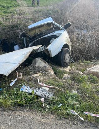 Otomobil şarampole yuvarlandı: Kardeşlerden 1'i öldü, 1'i yaralandı