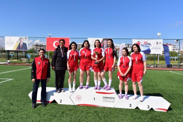 Sokaklar bizim projesi kapsamında futbol turnuvası tamamlandı