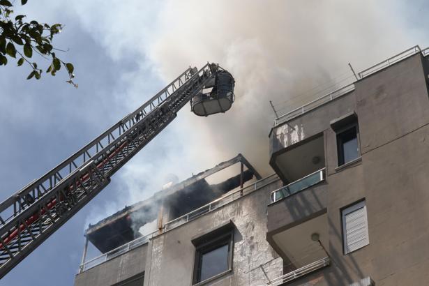 Antalyaspor'un eski yöneticisinin evinde yangın