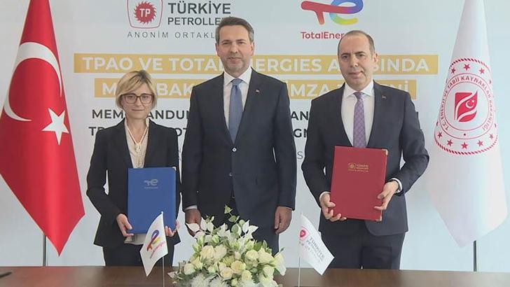 Bakan Bayraktar, İstanbul'da TPAO ile TotalEnergies arasındaki anlaşmanın imza törenine katıldı