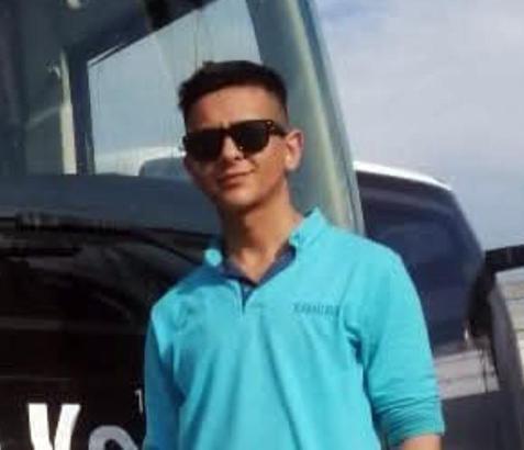 Yüksek sesle konuşan müşteriyi uyaran garson, bıçakla ağır yaralandı