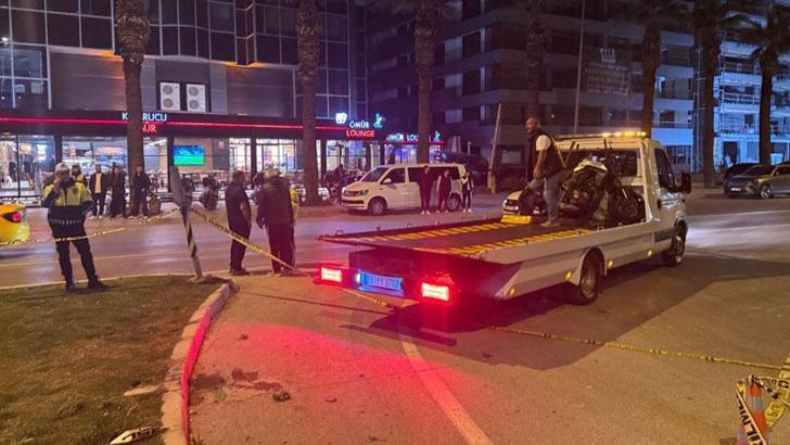 Otomobille çarpışan motosikletin sürücüsü öldü