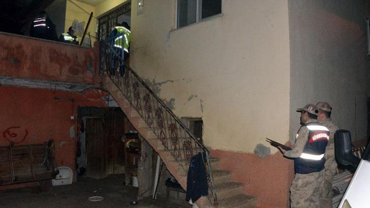 Tartıştığı karısını tabancayla başından vurup, öldürdü