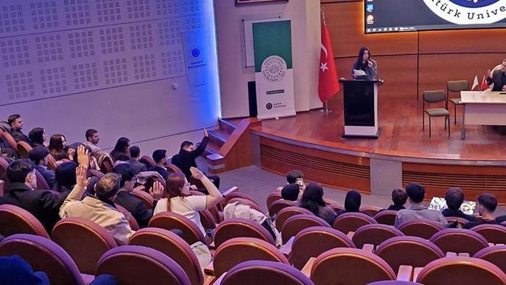 Üniversitelilerin simülasyonu TBMM'yi aratmadı