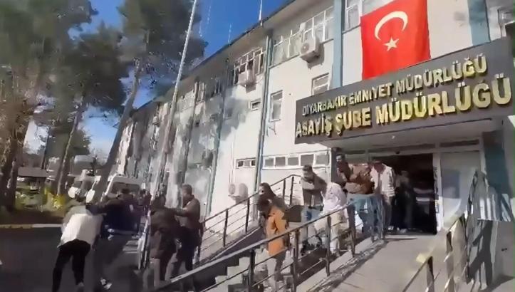 Diyarbakır merkezli 4 ilde dolandırıcılara ‘Suflör’ operasyonunda 10 tutuklama