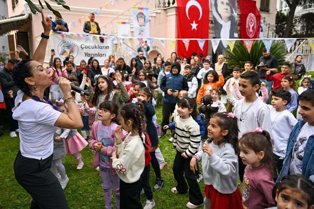 Sayra & Çınar'ın adı Kütüphane Haftası Şenliği'nde yaşatıldı
