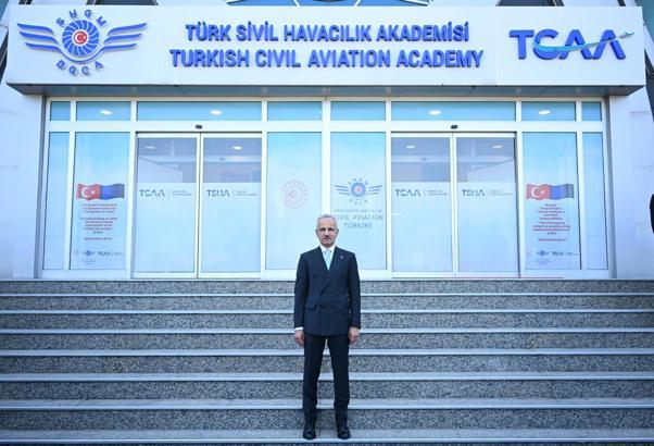 Bakan Uraloğlu: Pilotluk sınavları 6 ildeki 12 merkezde yapılacak