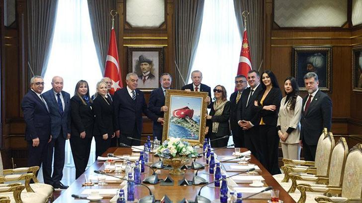 Cumhurbaşkanı Erdoğan, Türk Demokrasi Vakfı heyetini kabul etti