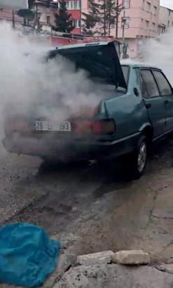 Ordu'da park halindeki otomobilde yangın