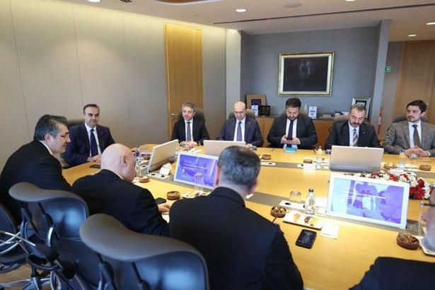 Bakan Kacır, Türkiye Bankalar Birliği Yönetim Kurulu toplantısında banka yöneticileri ile görüştü