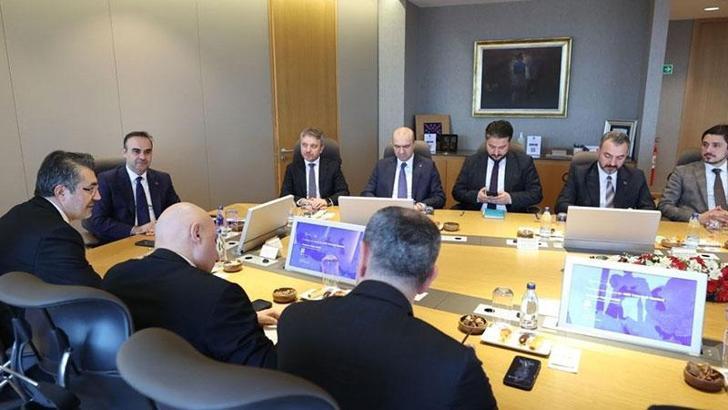 Bakan Kacır, Türkiye Bankalar Birliği Yönetim Kurulu toplantısında banka yöneticileri ile görüştü