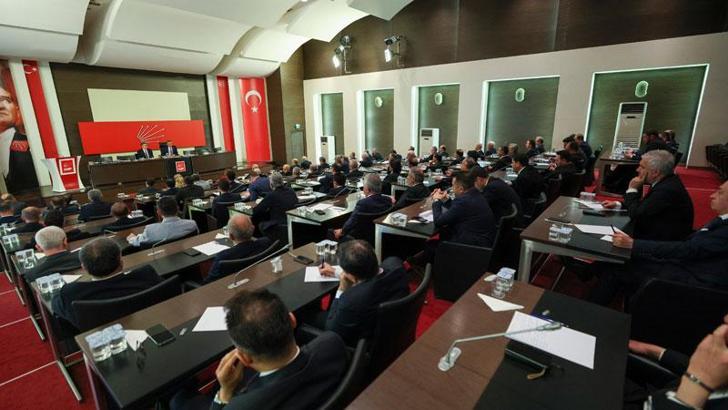 Özgür Özel, il başkanları ile bir araya geldi