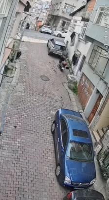 Kağıthane’de 3'üncü kata tırmanıp hırsızlık yaptı; mahalleli arkasından bağırdı