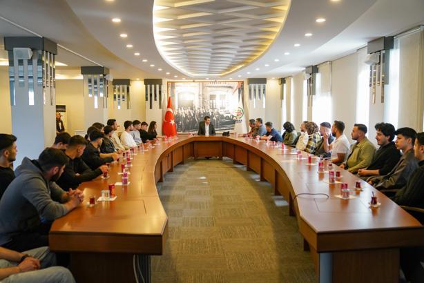 Başkan Karagöl yakın savunma eğitimi alan öğrencilerle buluştu