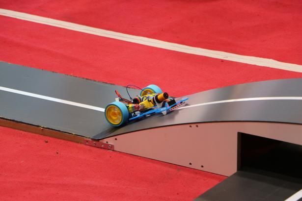 Robosam robot yarışması Samsun’da başladı