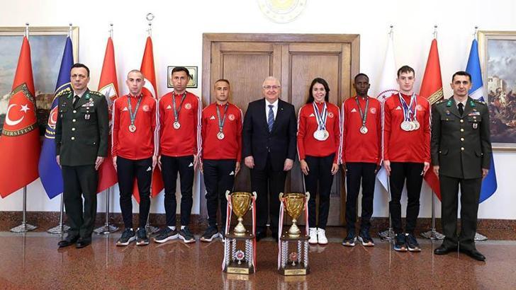 Bakan Güler, TSK Spor Gücü personeli ile bir araya geldi