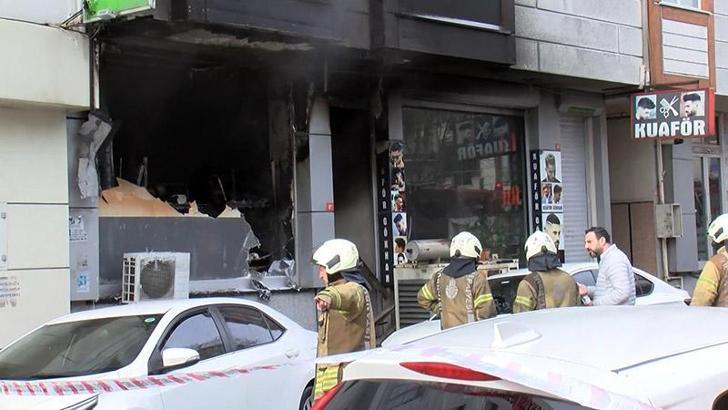Esenyurt'ta fırında yangın çıktı; yoldan geçen belediye sulama tankeriyle müdahale edildi