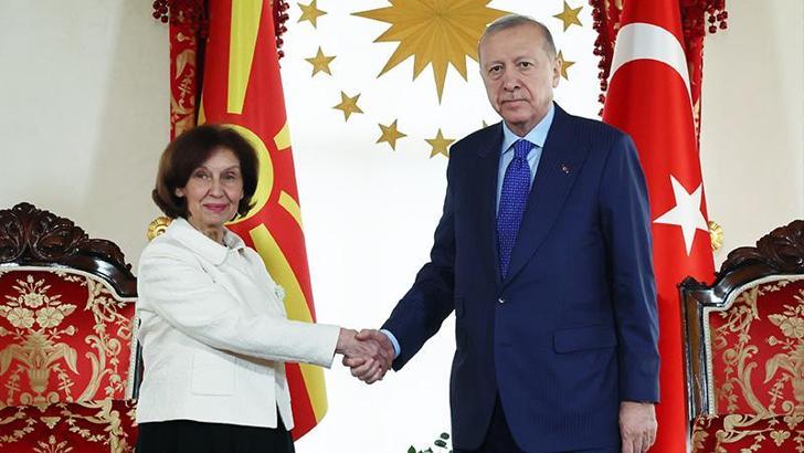 Cumhurbaşkanı Erdoğan, Kuzey Makedonya Cumhurbaşkanı Davkova ile bir araya geldi