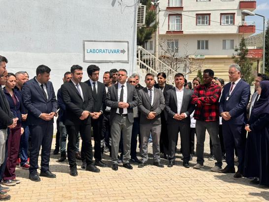 Mardin İl Sağlık Müdürü Yavuz'dan saldırıya uğrayan sağlık personeline destek ziyareti