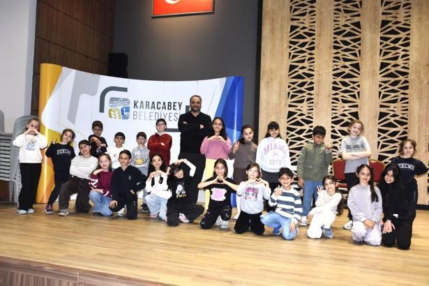 Karacabey Belediyesi Çocuk Tiyatro Ekibi sahne çalışmalarına başladı