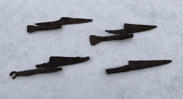 Hadrianopolis Antik Kenti'nde 5’inci yüzyıla ait bıçaklar ve kösüre taşı ortaya çıkarıldı