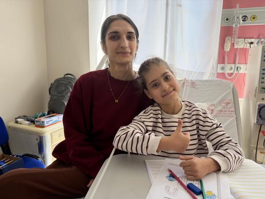 Diyaliz yatağı okul sırası oldu; 13 yaşındaki Melek’in okuma azmi