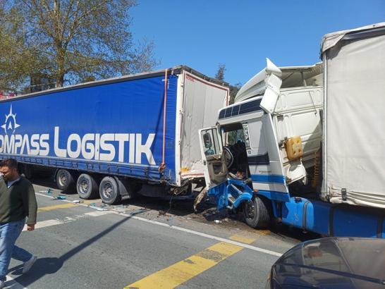 Karadeniz Sahil Yolunda zincirleme kaza