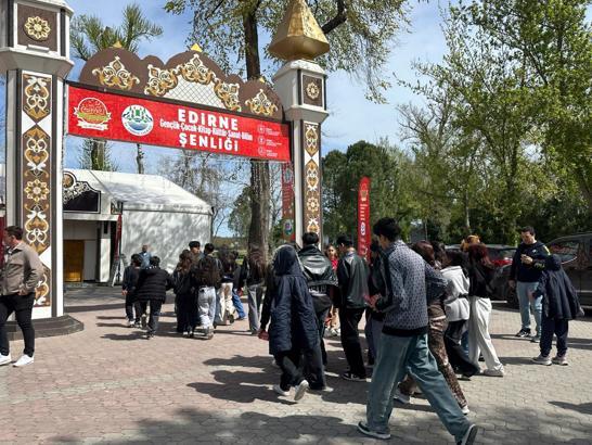 Edirne’de ‘Gençlik, Çocuk, Kitap, Kültür, Sanat ve Bilim Şenliği’ başladı