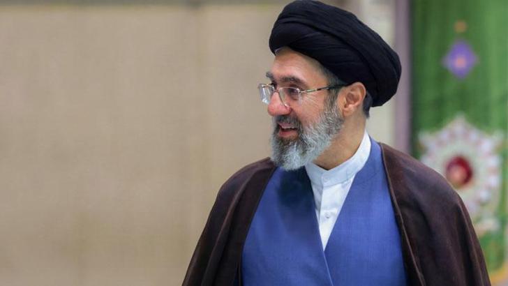 İran lideri Hamaney: Donanmamız savaşa hazır