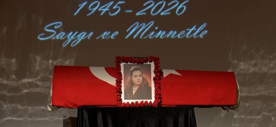 Sanatçı Feyha Çelenk için Ahmet Vefik Paşa Devlet Tiyatrosu’nda tören düzenlendi