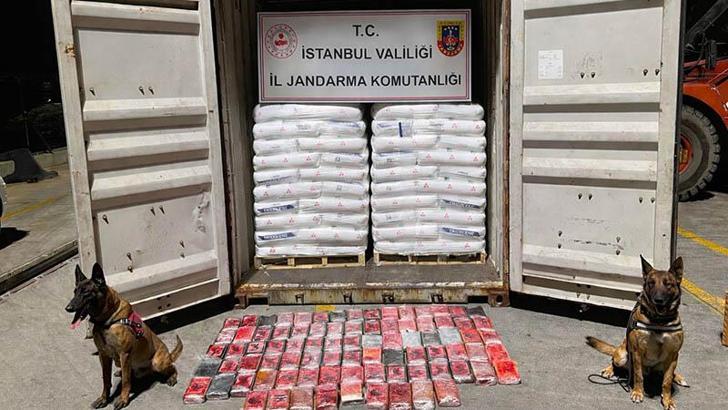 Panama bandıralı gemide 106 kilo kokain ele geçirildi