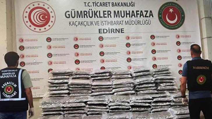 Edirne ve İstanbul'da 420 kilo esrar ele geçirildi