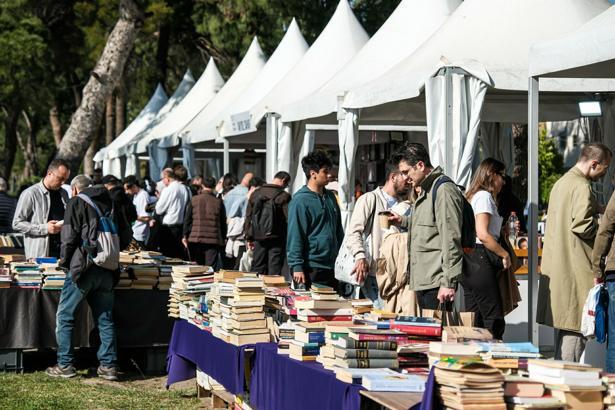 İzmirliler İZKİTAP'a akın etti