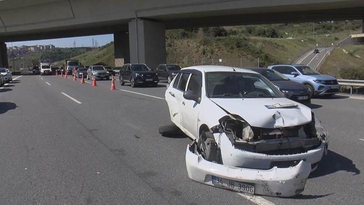 Eyüpsultan'da 5 aracın karıştığı zincirleme kaza: 2 yaralı