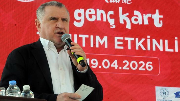 Bakan Bak: Gençlerimizi, çocuklarımızı dijital dünyadan, kötü alışkanlıklardan uzak tutmamız lazım