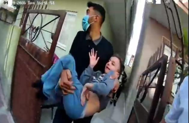 Mersin'de apartman yangınında mahsur kalan 9 kişi tahliye edildi