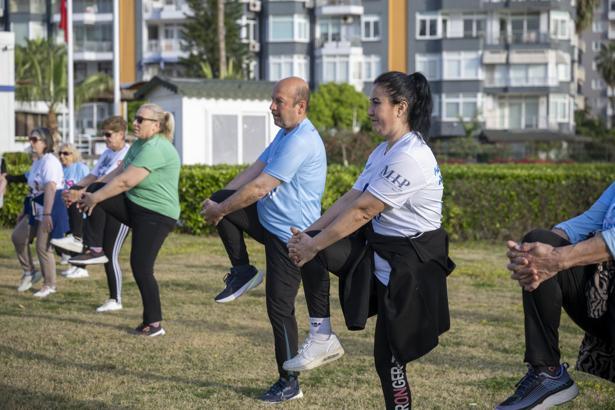 Mersinliler güne sabah sporu ile başlıyor