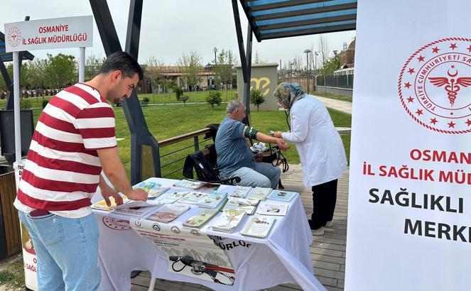 Kalp hastalıklarına dikkat çekmek için stant açıldı