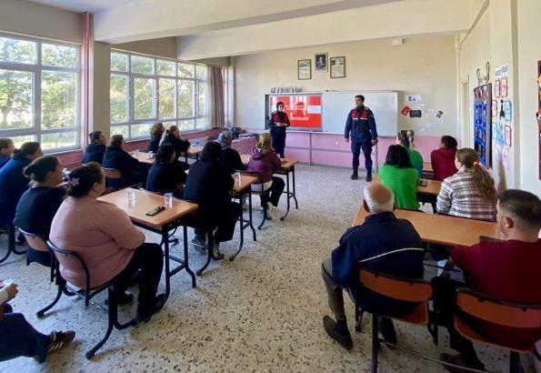 Edirne’de veliler ‘okul güvenliği’ konusunda bilgilendirildi