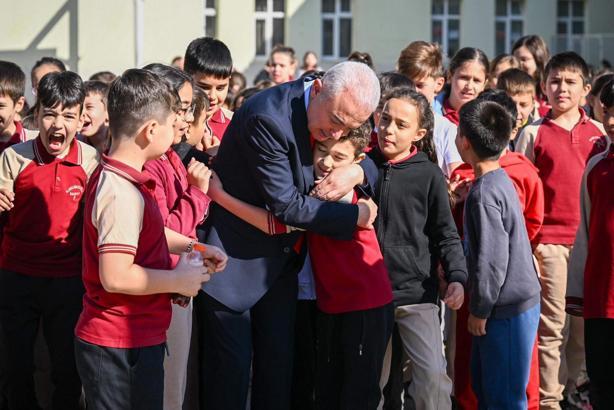 Kırklareli Valisi Turan, okulları ziyaret etti