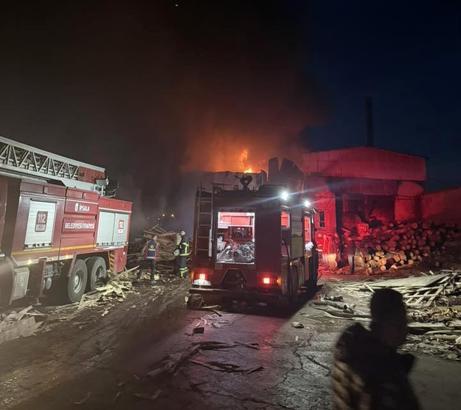 Edirne'de kereste fabrikasında yangın