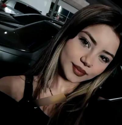 Kazada ölen Zeynep, son yolculuğuna gelinlik ve duvakla uğurlandı