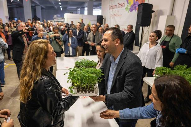 Bornova’da fide dağıtımıyla üretime destek