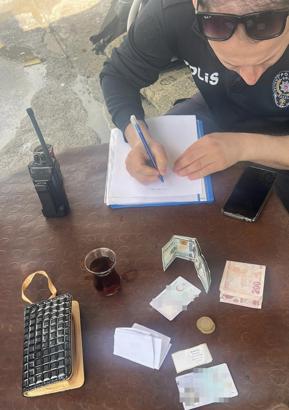 Silopi’de bulduğu cüzdanı sahibine ulaştırdı